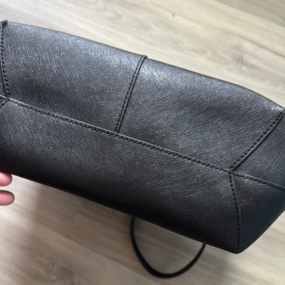 DKNY Black Handbag - Picture 6 of 9